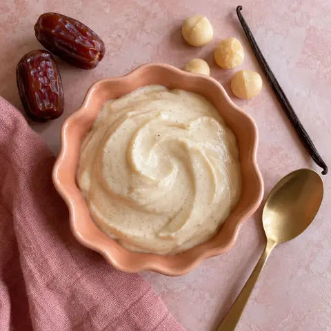 KI-generiertes Symbolbild: Rezept für Vegane Vanille-Seidentofu-Mousse