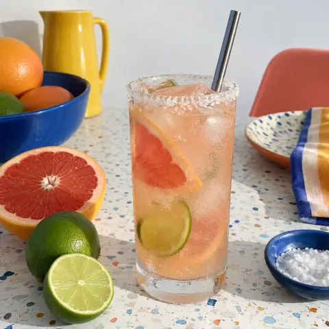 KI-generiertes Symbolbild: Rezept für Virgin Paloma mit Grapefruit, Limette und Salzrand