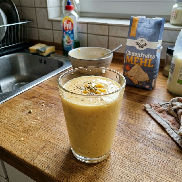 Glutenfreie Mango-Lassi-Smoothie mit Kardamom