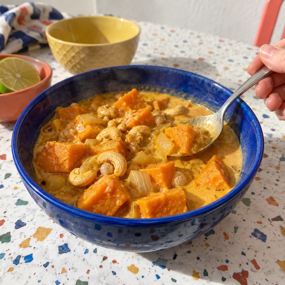 Vegan creamy sweet potato and coconut curry with cashews