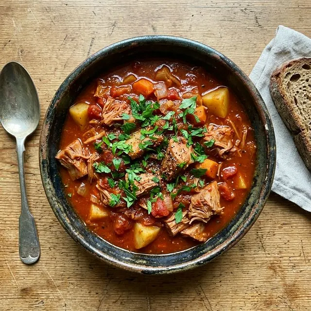 Hearty vegan jackfruit goulash