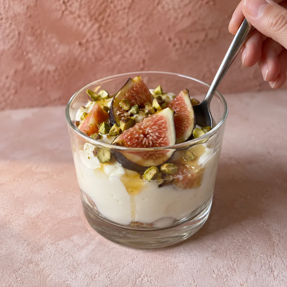 Greek yoghurt with figs