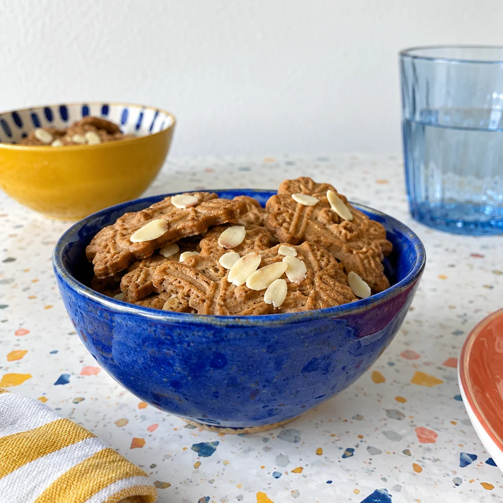 Vegan spelt Spekulatius (speculoos cookies) with flaked almonds
