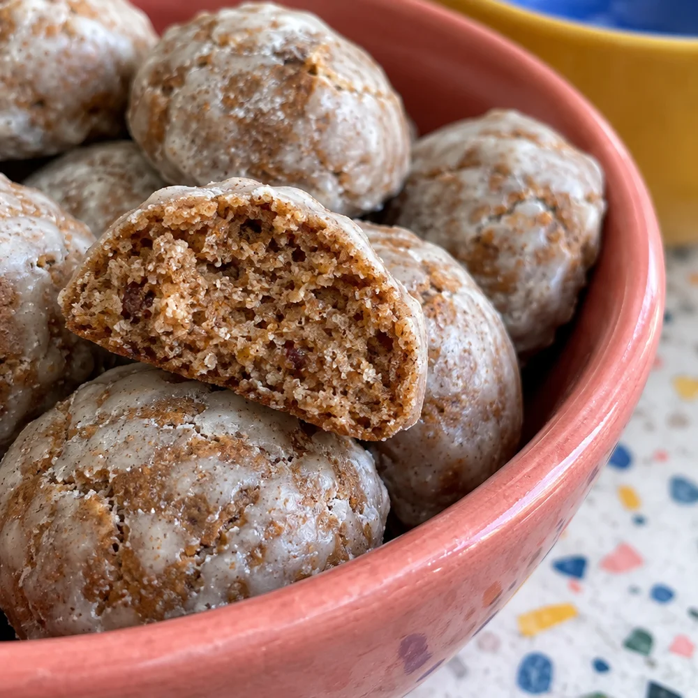 Vegan Pfeffernüsse (spiced gingerbread drops) with wholemeal spelt and date syrup